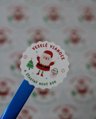 A je to tu 🎄✨ vianočné prípravy v plnom prúde… každá druhá objednávka už dýcha Vianocami 🎁 Okrem Mikulášskych nálepiek...